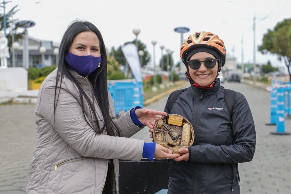 Fue el playón Municipal, la rodada ciclística “Vuelta al Casco Viejo”, con más de 300 participantes inscriptos en varias categorías desde niños a personas mayores.