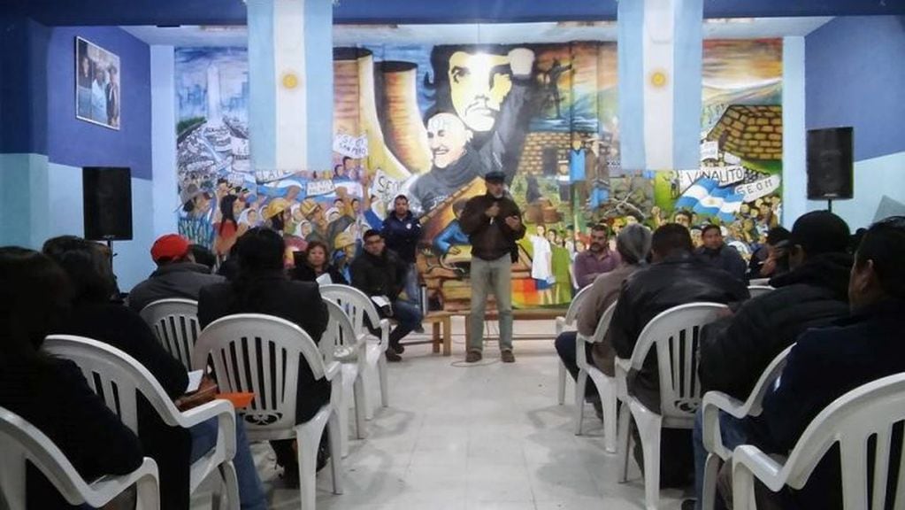 El dirigente sindical Carlos "Perro" Santillán anunció un paro de 24 horas para los trabajadores municipales de Jujuy