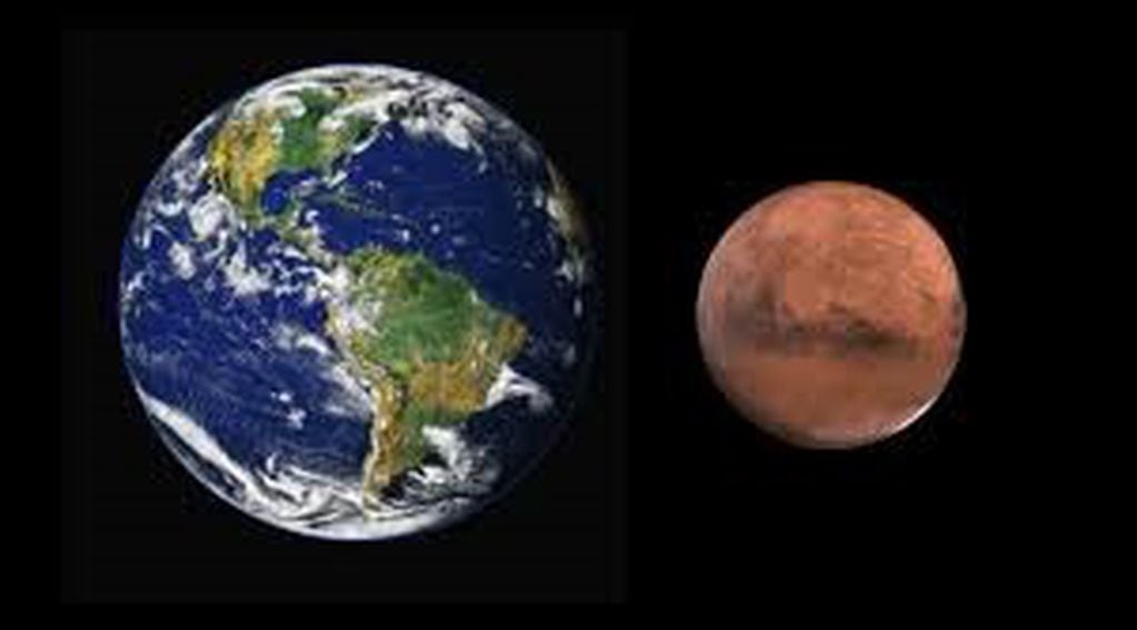La Tierra y Marte, en una comparación verdadera de sus tamaños. Mientras que nuestro planeta mide 12.756 kilómetros de diámetro, Marte alcanza los 6.794 km (en la ilustración, la distancia entre ambos no es real, ni está a escala).