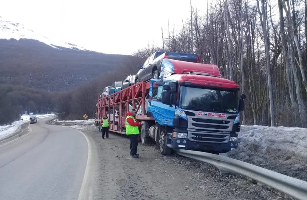 Camión despistado en el kilómetro 3031 Tierra del Fuego