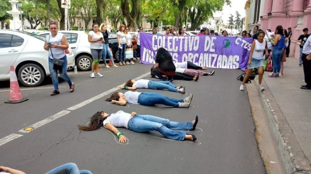 Mujeres marcharán bajo la consigna "Paren de matarnos". 
(Imagen Ilustrativa)