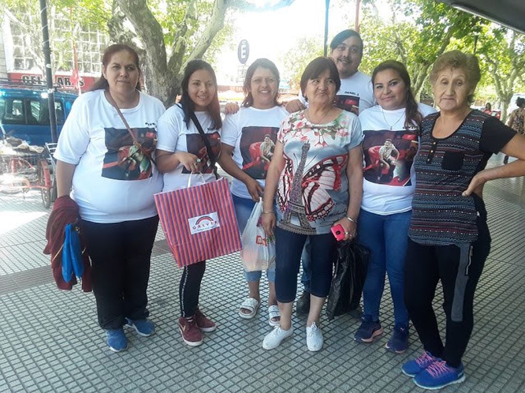 Las Viluronas juntan donaciones para niños carenciados en el centro de San Rafael.