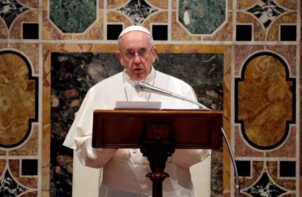 El Papa investigará al obispo chileno acusado de encubrir abusos sexuales. Foto: AFP.