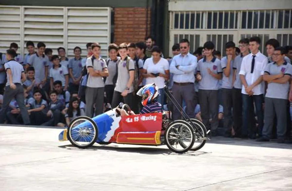 Alumnos de San Luis participarán con sus autos eléctricos en el desafío Eco de la Fundación YPF.