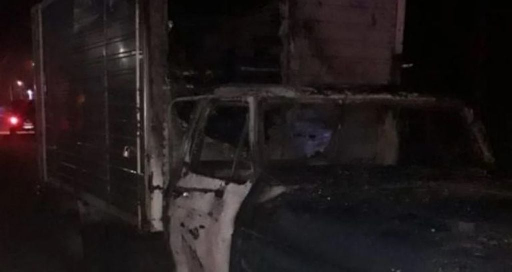 Un verdulero contrajo coronavirus en Junín y le incendiaron la camioneta (Foto: Diario Democracia)