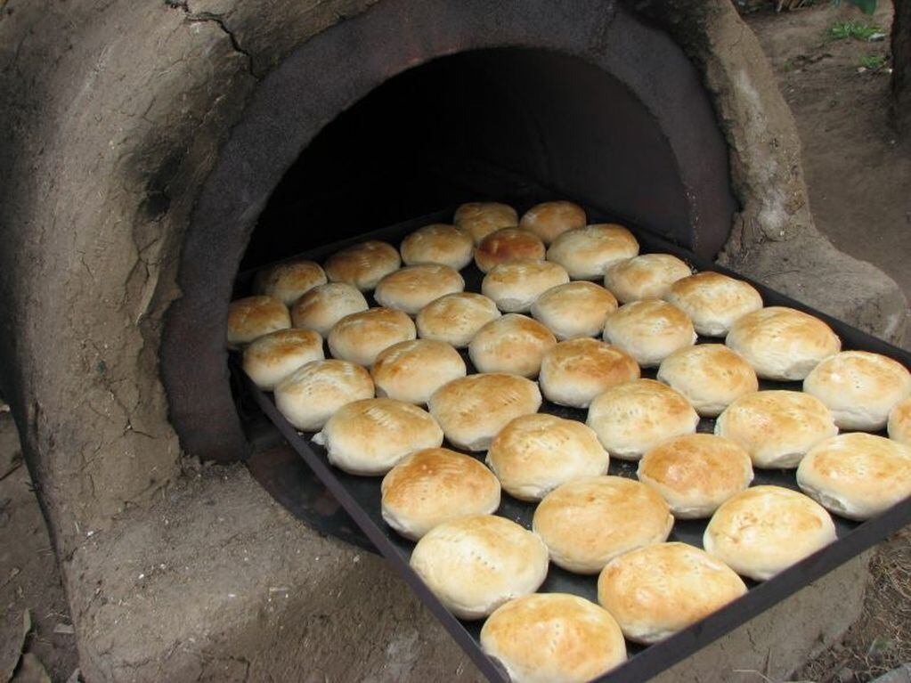El destino del pan casero es un comedor de la localidad. 