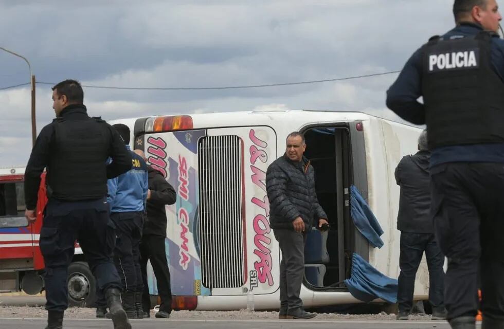 El accidente del micro que transportaba hinchas de Boca a Mendoza, dejó imágenes desgarradoras.