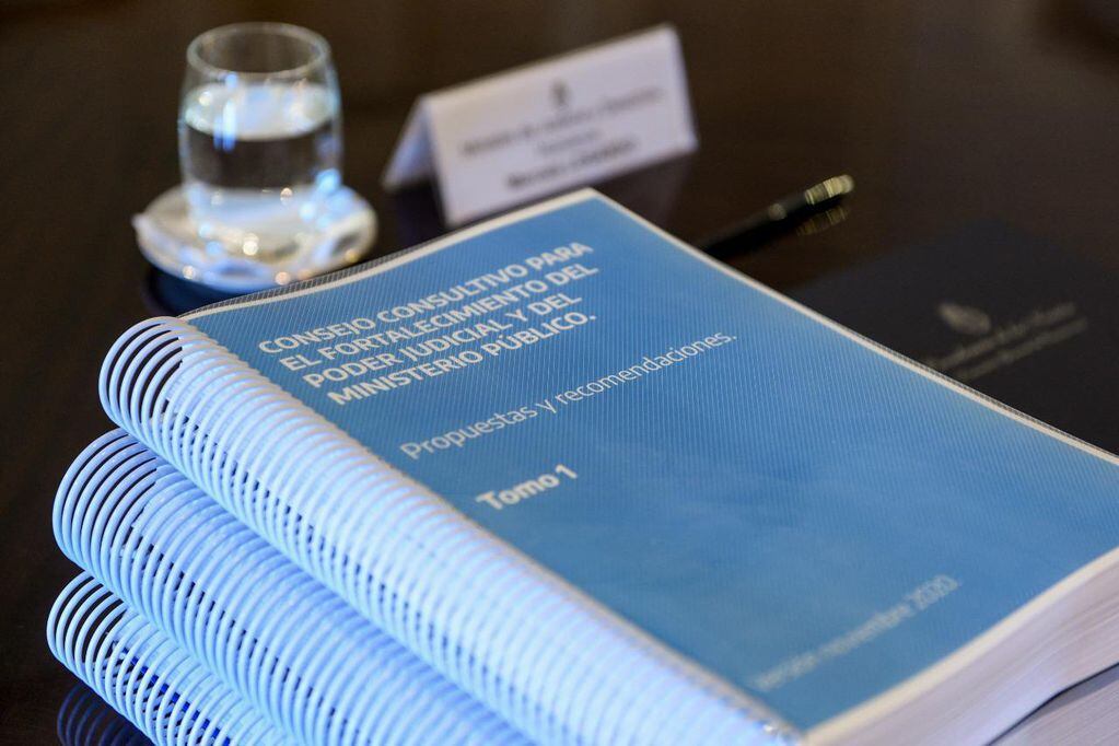 Alberto Fernández  recibió el informe del Consejo Consultivo sobre la reforma judicial (Foto: Presidencia)