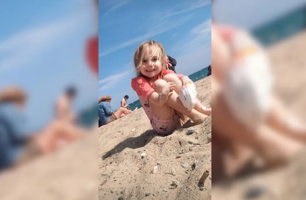 Ni los yesos la paran: Juanita Ghiotti baila y disfruta de la playa mientras se recupera de su operación