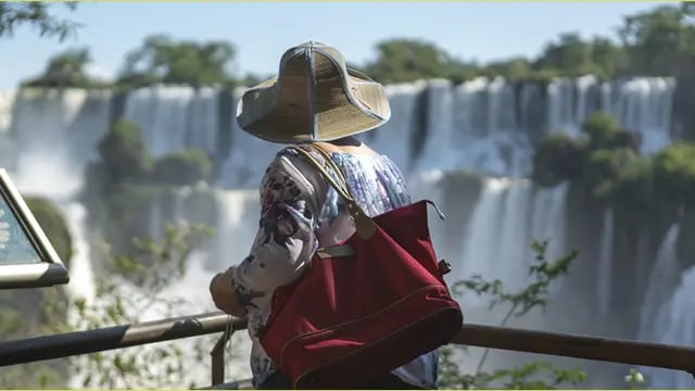 Gran afluencia de turistas a Puerto Iguazú durante la primera semana de vacaciones de invierno