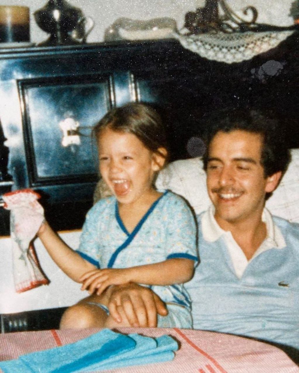 Pampita compartió una foto de su niñez que conmocionó las redes por el parecido físico a su hija Blanca