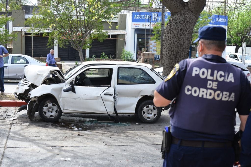 Policía de Córdoba y el servicio de emergencias 107 trabajaban en el lugar.