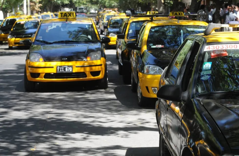 Los propietarios de taxis de Mendoza piden un aumento de 46% en la tarifa