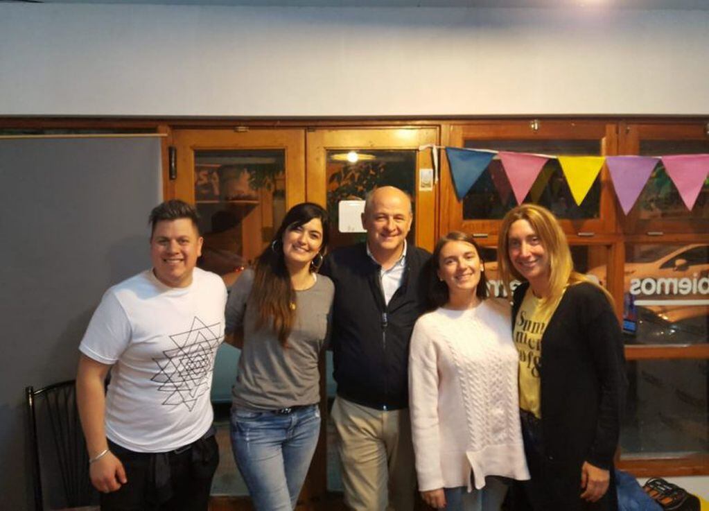Santiago Maidana, Carla Gómez, Mariano Uset, Abigail Gómez y Natalia Zuzaya