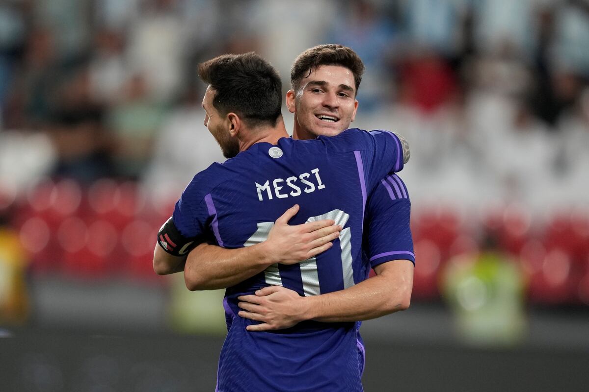 Mundial Qatar 2022: el pálpito de Julián Álvarez y los halagos para Lionel Messi | Vía Córdoba