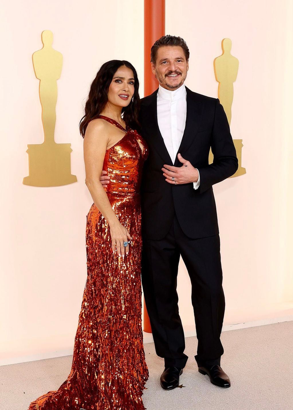 Salma Hayek y Pedro Pascal en los Oscar 2023