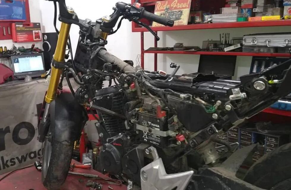 Mecánico salteño ofrece sus servicios para motos de policías y servicio de salud (Facebook Mecánica Bobes)
