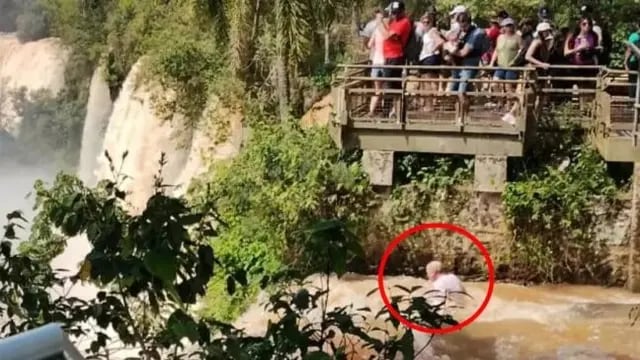 Continúa la búsqueda del turista que cayó por una de las cascadas de las Cataratas del Iguazú