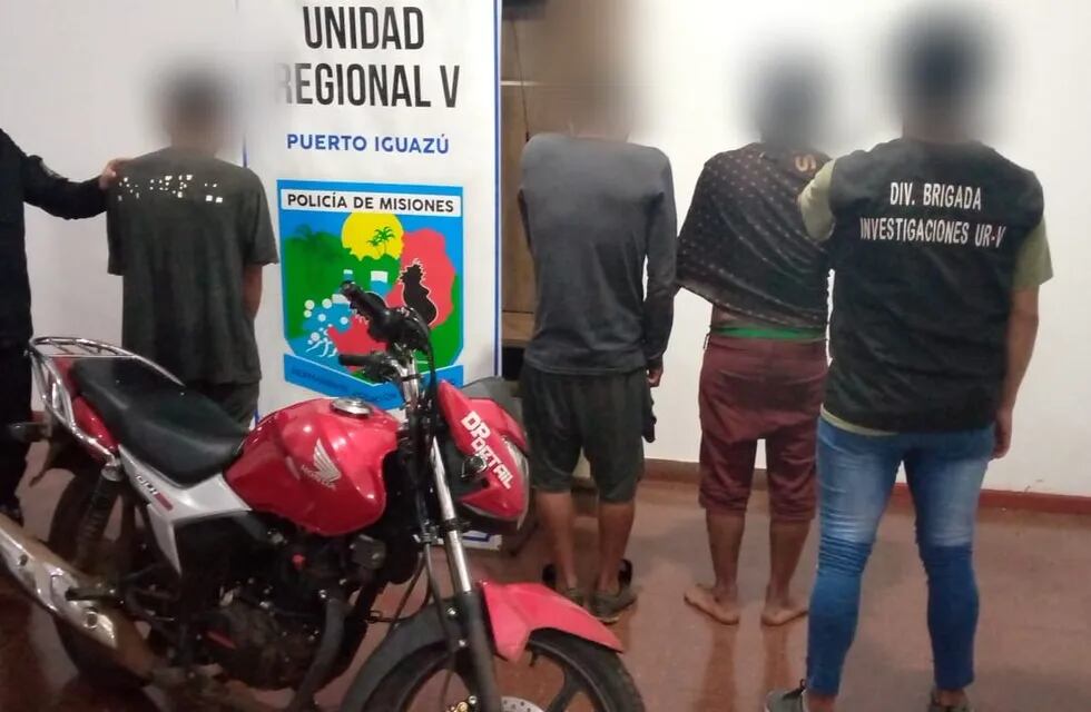 Recuperan motocicletas robadas y detienen a los presuntos autores en Puerto Iguazú.