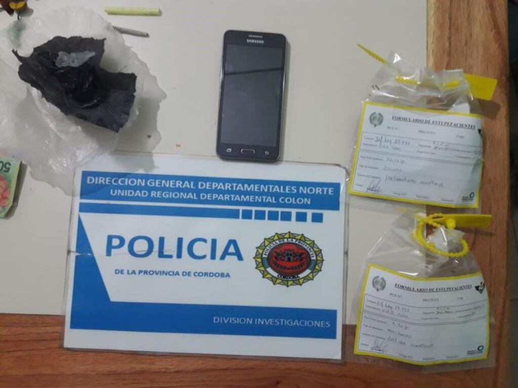 Elementos secuestrados en Caroya (Prensa Policía)