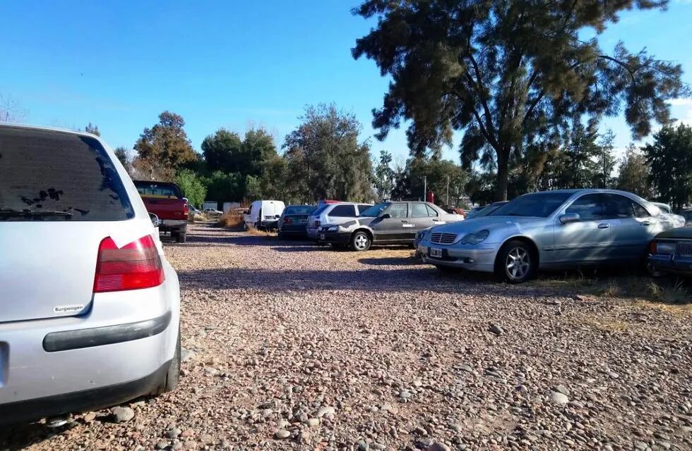 En la playa de secuestros de la Municipalidad de Godopy Cruz se podrán ver los vehículos que serán subastados. Gentileza MGC