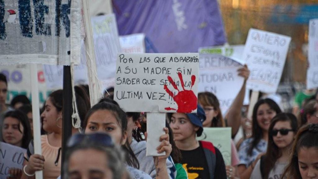 Marcha por el femicidio de Cielo López (web).