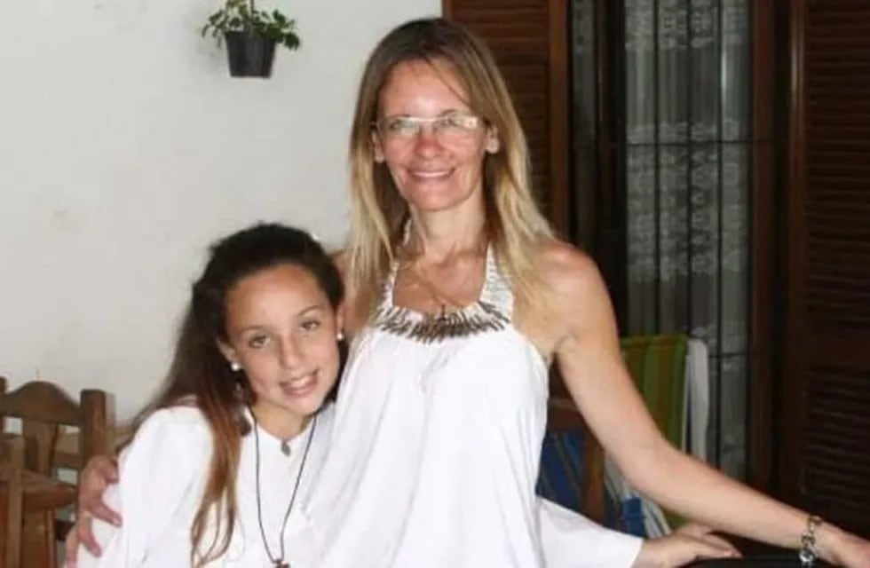 Martina, la hija de Carina Drigani y el repudio a la sentencia que absolvió este miércoles al acusado de la muerte de su madre, Hugo Salas.