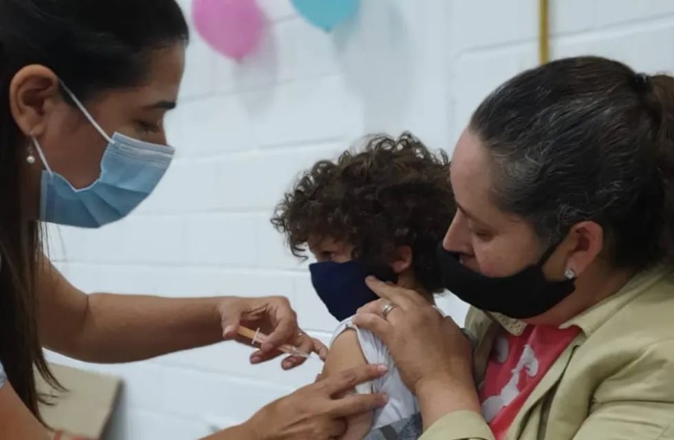 El Ministerio de Salud informó que 256.968 niños y niñas de 3 a 11 años ya recibieron la primera vacuna contra el COVID-19.