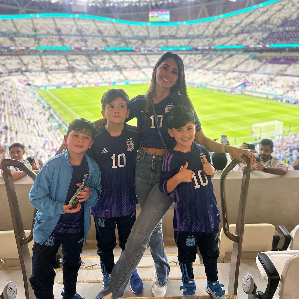 Antonela Roccuzzo y sus hijos festejan el triunfo argentino en Qatar