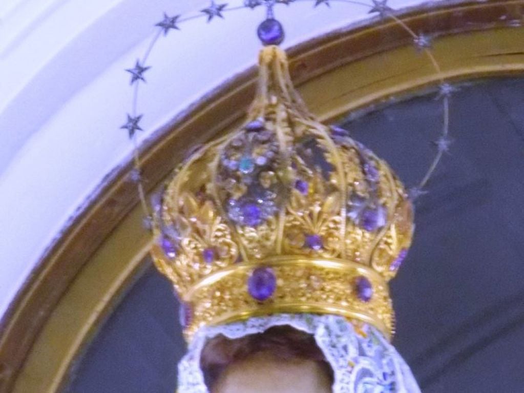 La Virgen de Itatí luce nuevo vestuario