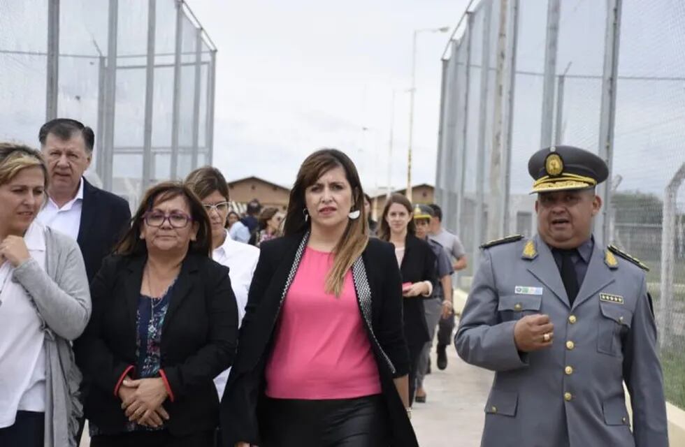 La ministra de Gobierno, Jessica Ayala recorrió el Complejo Penitenciario de Sáenz Peña.