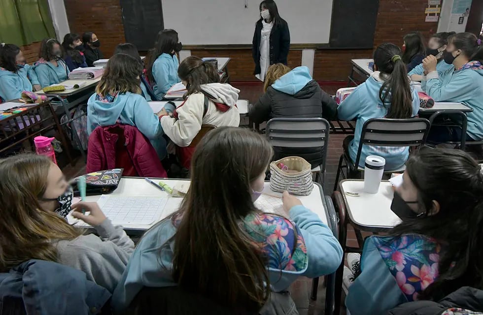 Presencialidad total: volvieron los chicos de toda la primaria a las escuelas de Mendoza. Se espera el anuncio para las escuelas secundarias.