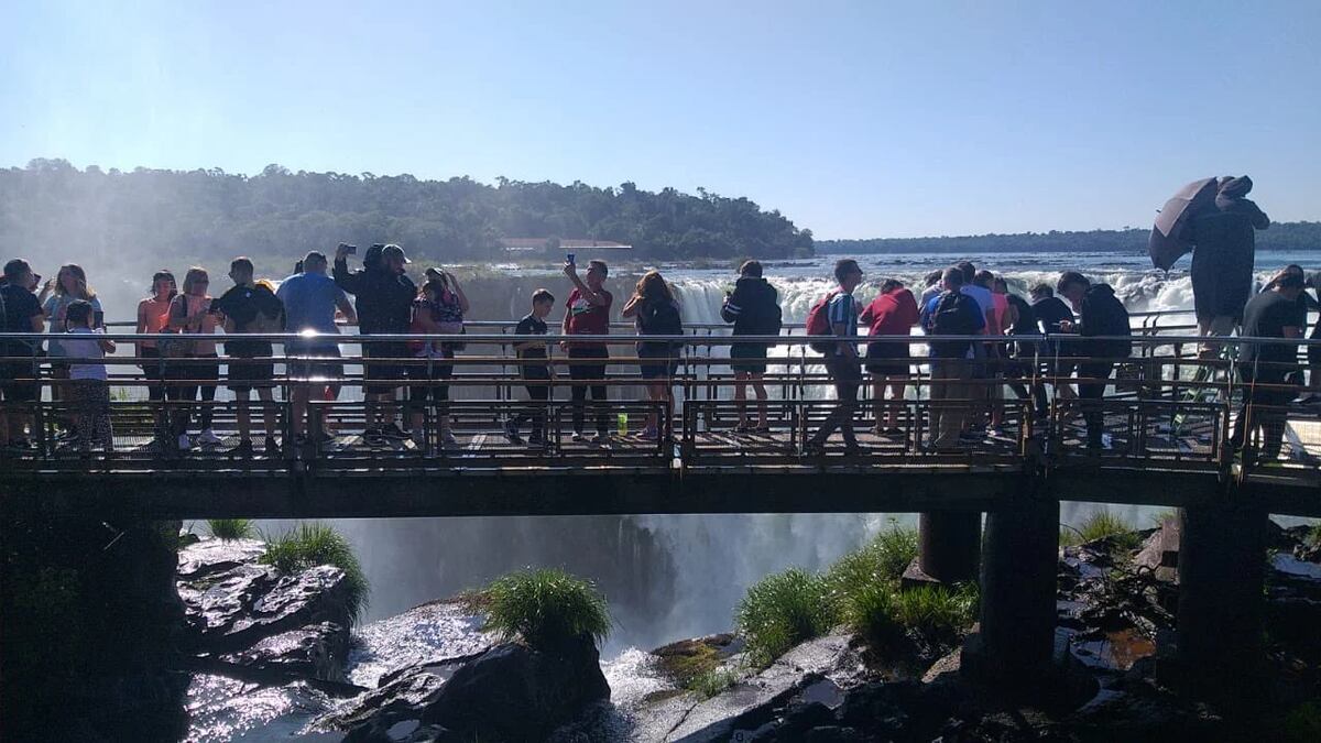 Puerto Iguazú lidera un fin de semana turístico con alto movimiento y nuevos hitos para Misiones thumbnail