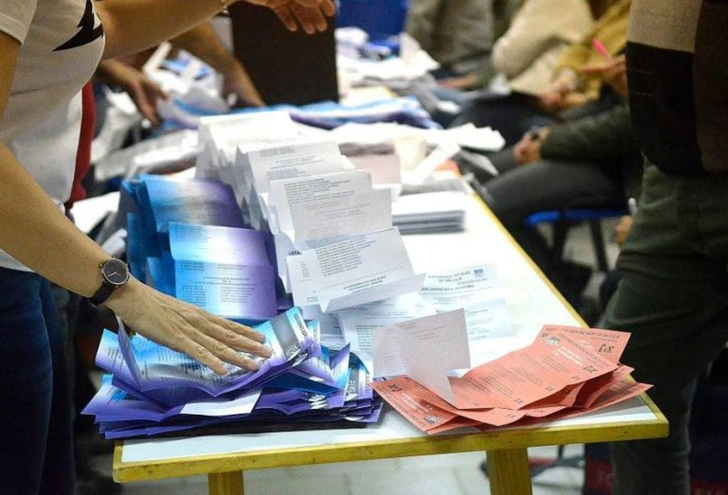 Escrutinio de Elecciones Provinciales de Unter.