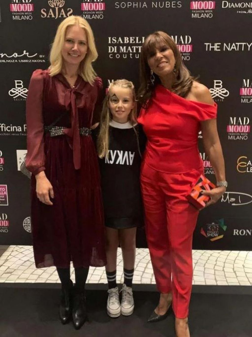 Tania Gravier junto a su mamá, Valeria Mazza y a Anamá Ferreira