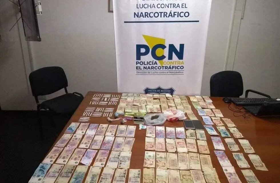 La Policía contra el narcotráfico realizó un operativo en un quiosco de droga en Guaymallén.