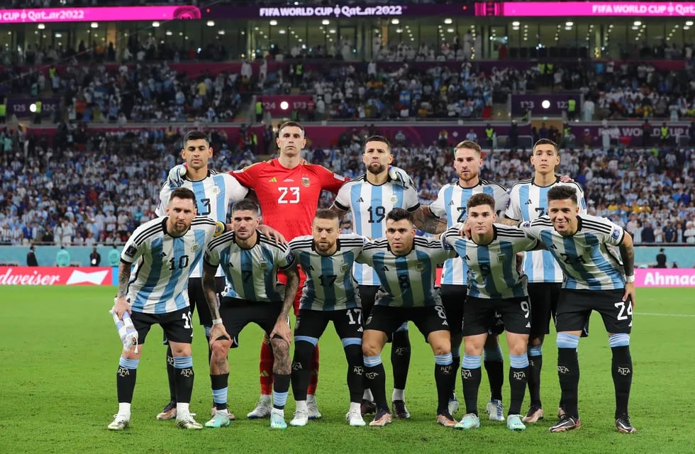 Argentina avanzó a cuartos de final tras ganarle 2 a 1 a Australia. (Prensa Fifa).