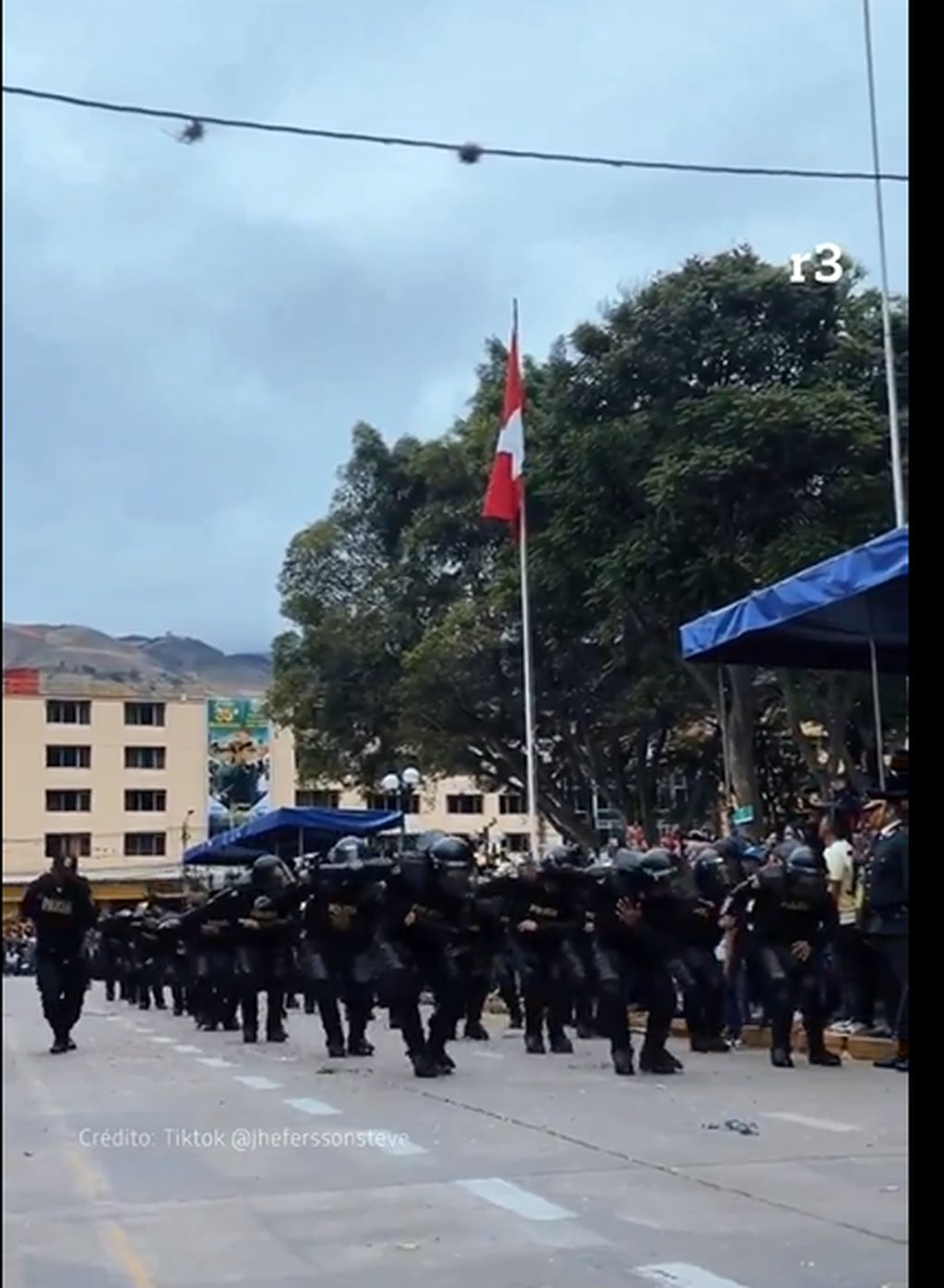 Un grupo de policías de Perú bailó una canción de Ke Personajes