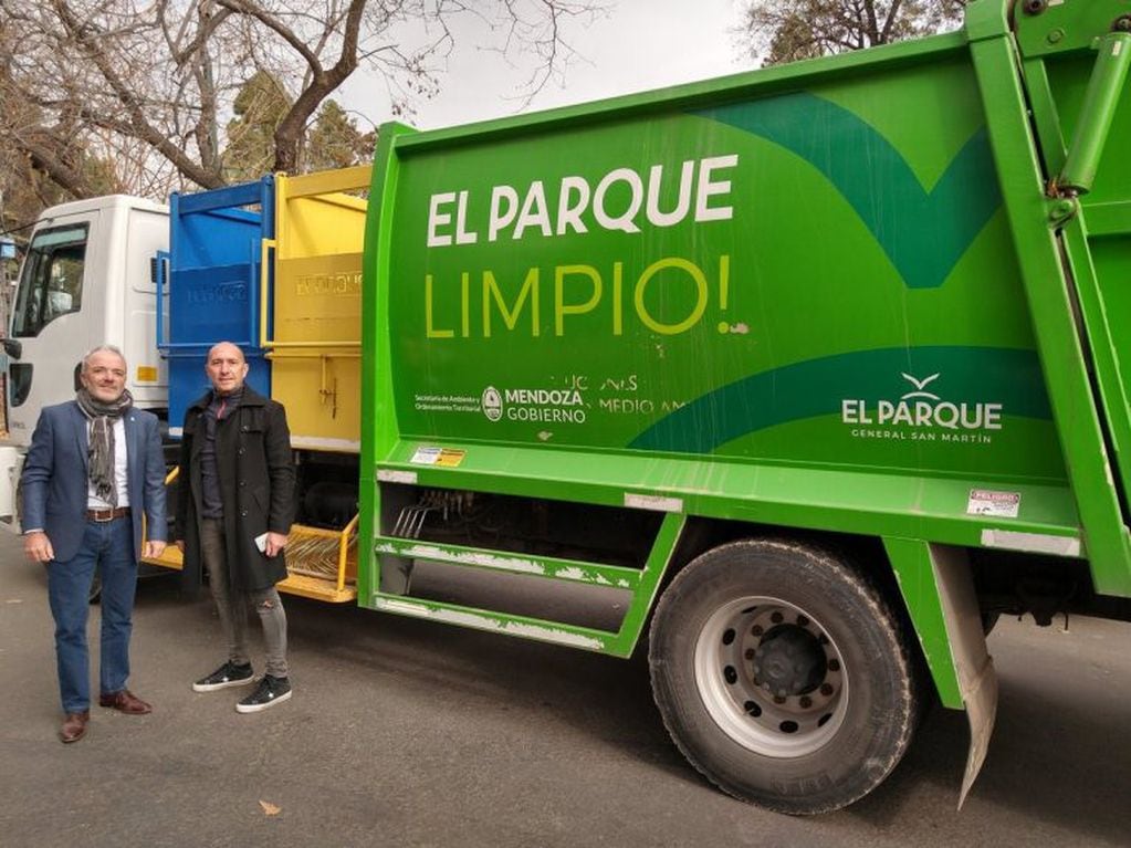 Adaptaron los camiones para la separación de residuos.