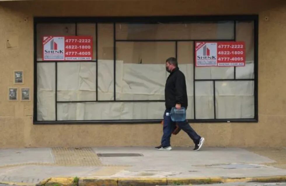 En la zona de Palermo Soho, se ven muchos comercios cerrados y con cartel de alquiler. (Foto: Juano Tesone/Clarín)