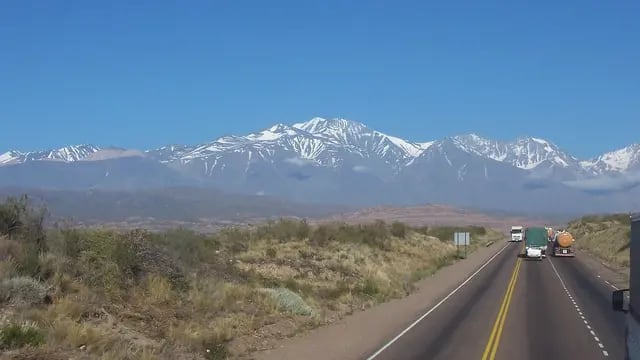 Consejor para emprender un viaje en auto seguro