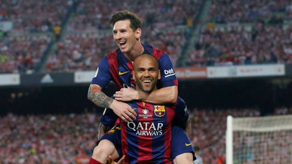 Viejos tiempos: Lionel Messi y Dani Alves en Barcelona