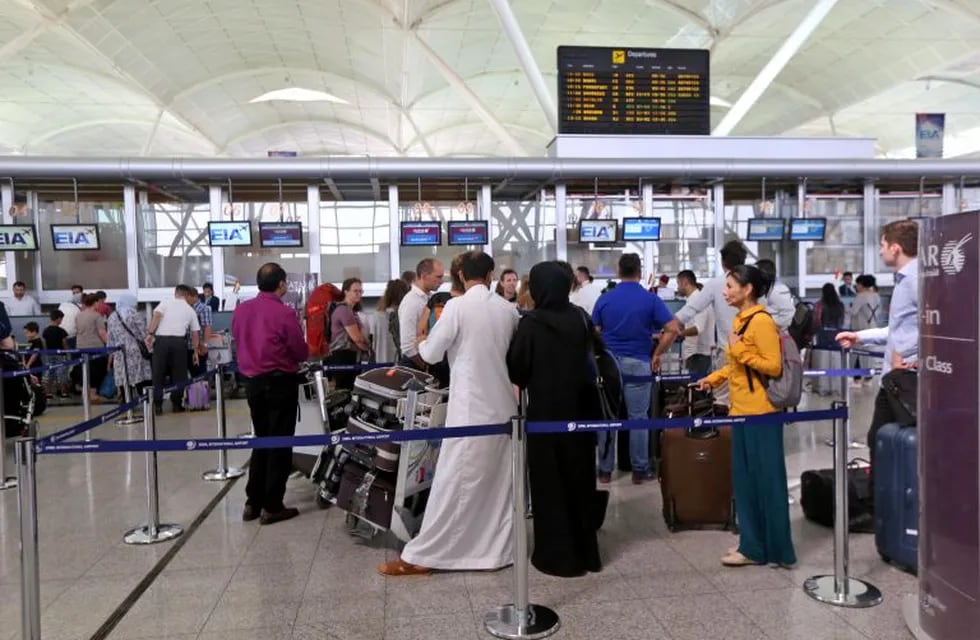 Passengers are seen at Arbil airport, in the capital of Iraq's autonomous northern Kurdish region, on September 28, 2017.\nAll foreign flights to and from the Iraqi Kurdish capital Arbil will be suspended from Friday, officials said, as Baghdad increases pressure on the Kurds over this week's independence referendum. / AFP PHOTO / SAFIN HAMED
