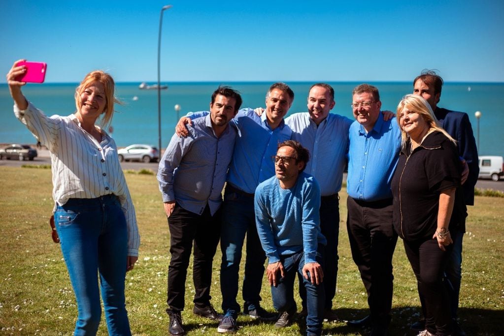 El senador marplatense encabezó un encuentro en la ciudad con los referentes vecinalistas