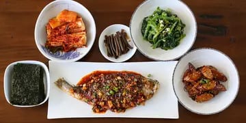 Banchan: las guarniciones clásicas que acompañan los platos principales de la mesa coreana