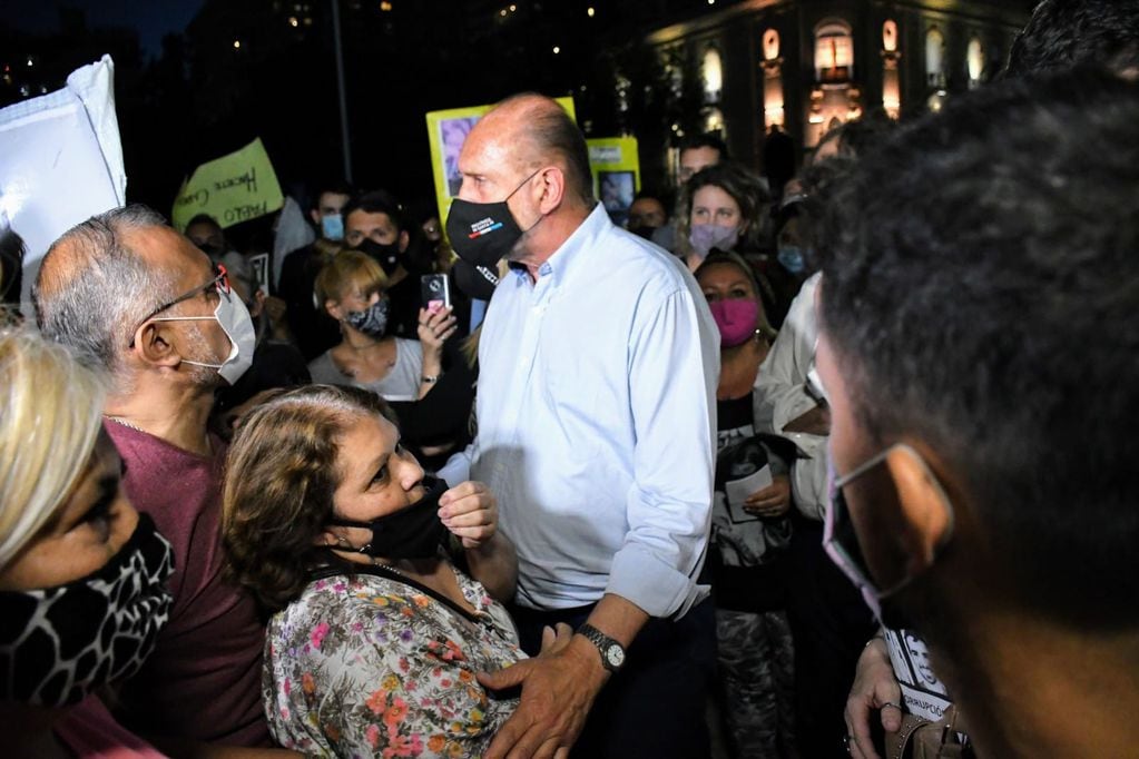 Omar Perotti en la protesta contra la inseguridad en Rosario.