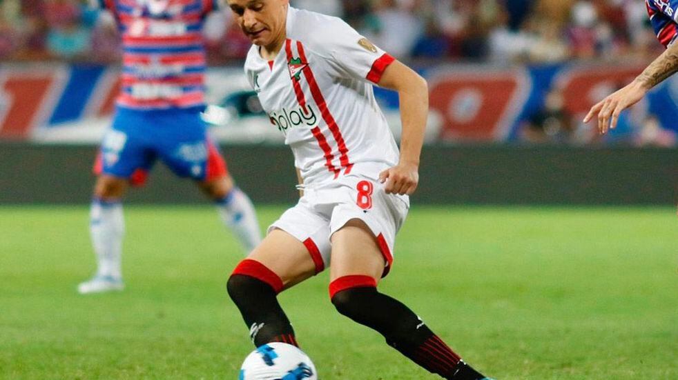 Fernando Zuqui tuvo una salvada brillante ante Fortaleza que evitó un gol.