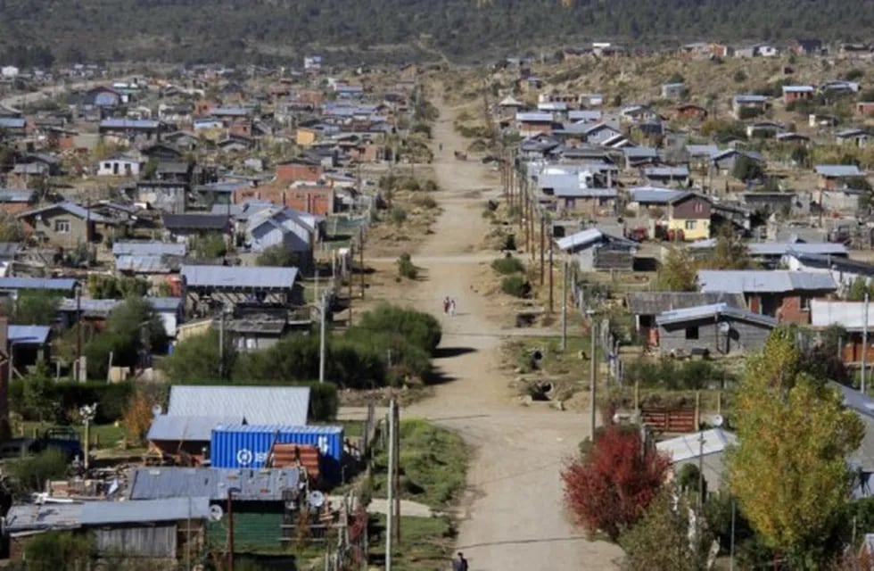 Imagen archivo. Los barrios con peores condiciones de vida, detalla el estudio, están ubicados en el sureste de la ciudad como Nahuel Hue, Malvinas, Vivero.