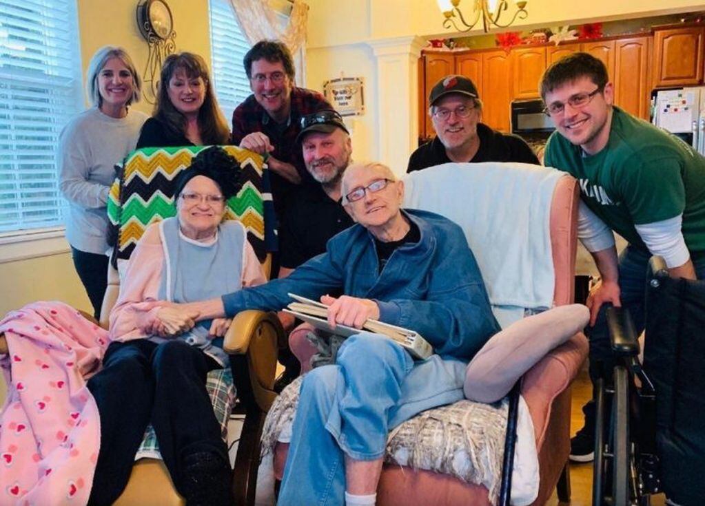La familia Tofte reunida en el cumpleaños de Dee (Foto: The Washington Post)