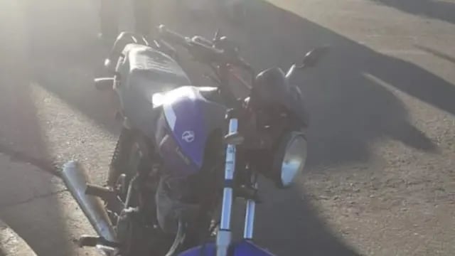 Una mujer fue hospitalizada tras despistar con su motocicleta en Posadas